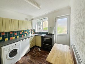 Kitchen- click for photo gallery
